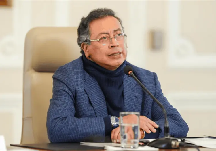 Gustavo Petro publica su informe de gastos y aparece un pago en un burdel de Portugal