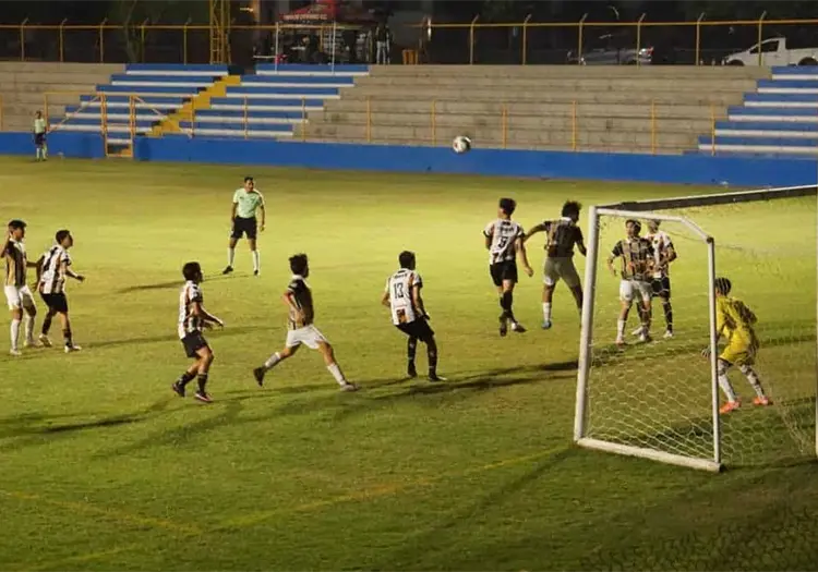 Obson Dynamo recupera la cima del Grupo XVII