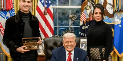 Cristiano Ronaldo recibe lujoso obsequio de Donald Trump durante su visita a la Casa Blanca Cristiano Ronaldo recibe lujoso obsequio de Donald Trump durante su visita a la Casa Blanca