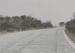 Cae primera nevada en Sonora: Reportan hielo en carretera Agua Prieta-Esqueda