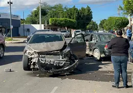 Por omitir señal de alto, ocasiona aparatoso choque en la colonia Hidalgo de Ciudad Obregón