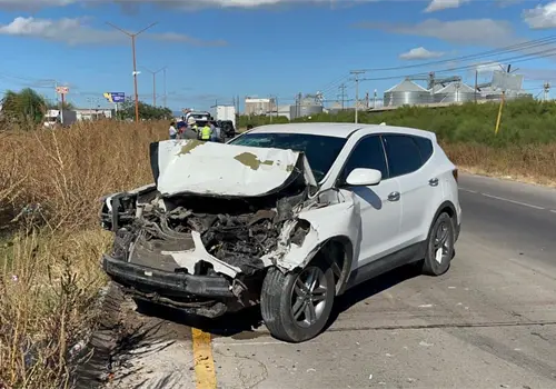 Se impactan por alcance en la salida sur de Ciudad Obregón