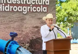 Cumple Durazo a los agricultores de SIRM