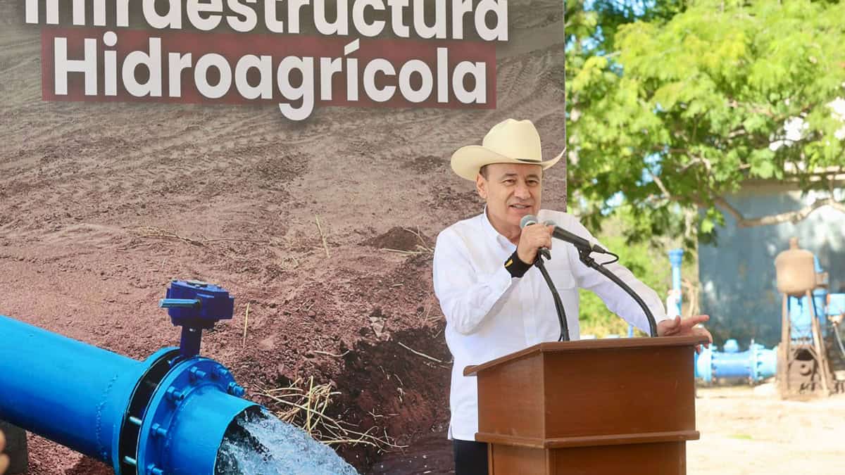 Cumple Durazo a los agricultores de SIRM