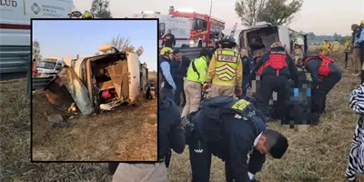 Se vuelca autobús de pasajeros y deja 10 personas fallecidas en carretera de Michoacán