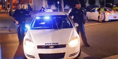 Tiroteo en encendido del árbol navideño en Carolina del Norte, deja cuatro heridos