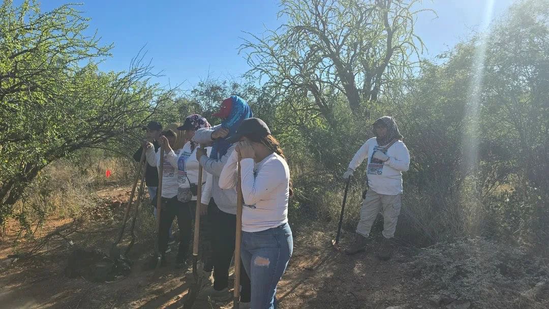 Buscadoras por la Paz Sonora reanudan búsqueda en El Alamito