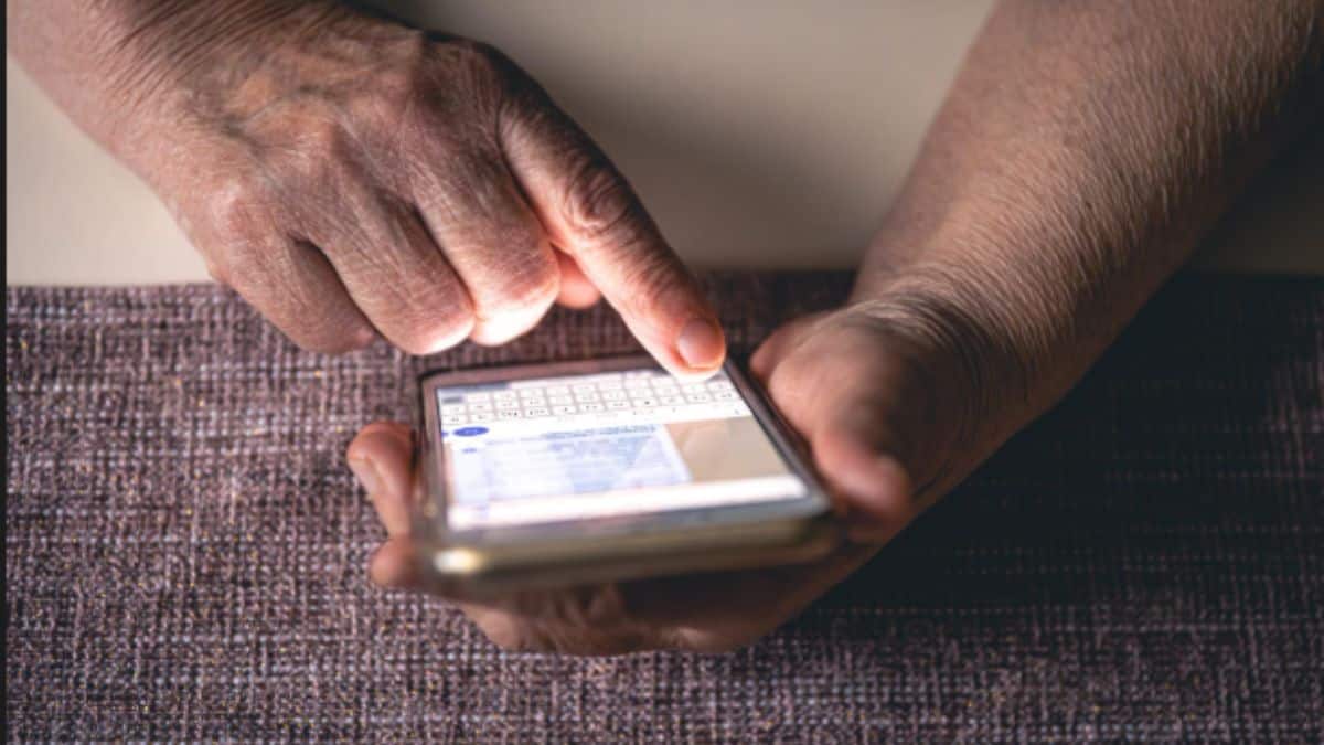 ¿Qué pasa con tu celular y tus redes sociales después de morir? Esto dicen los expertos