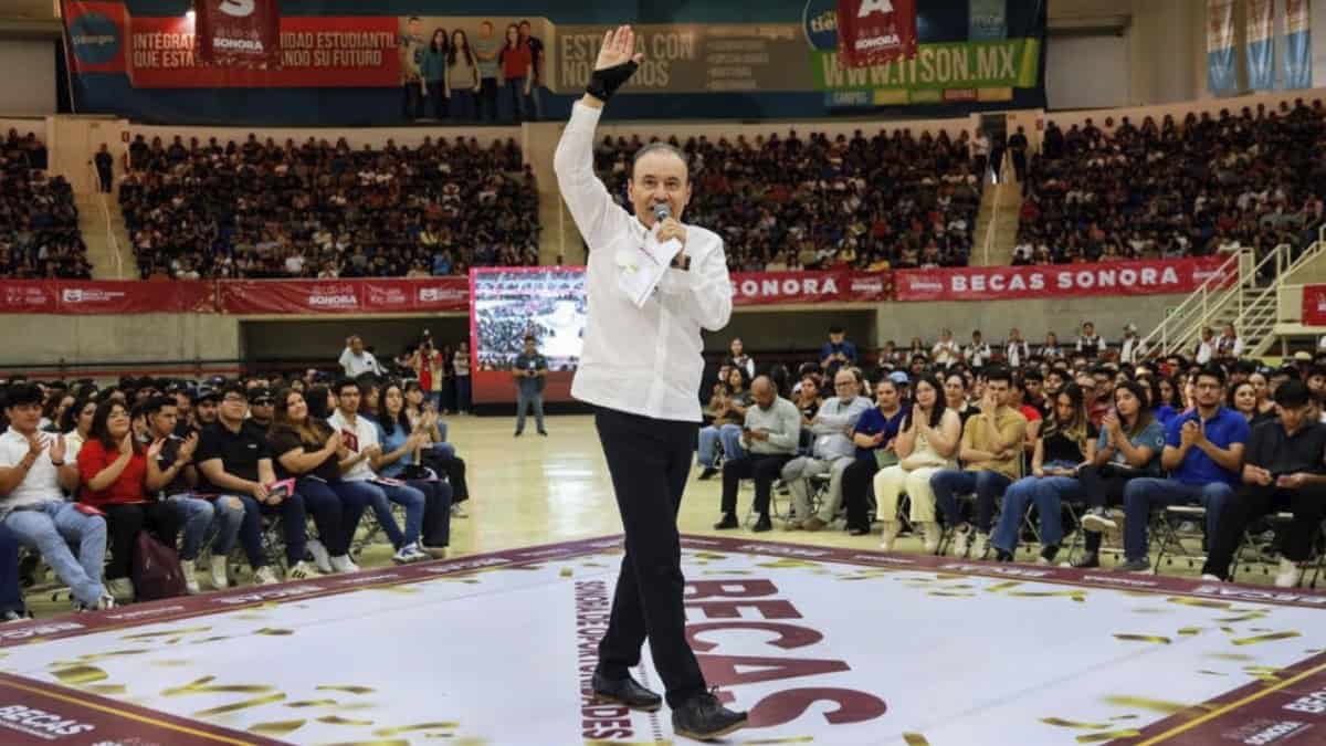 Fortalece Durazo la educación en Sonora