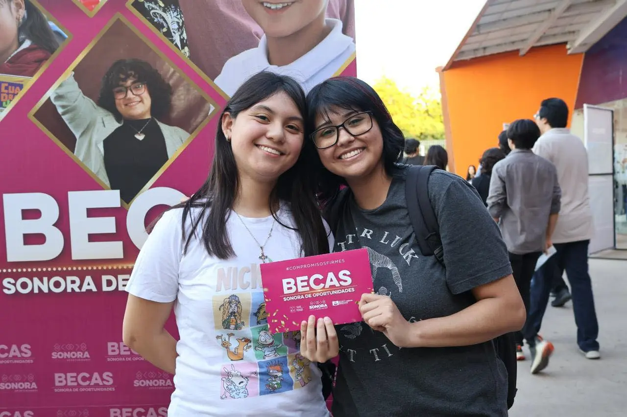Entrega de apoyos a través del Instituto de Becas y Crédito Educativo del Estado de Sonora