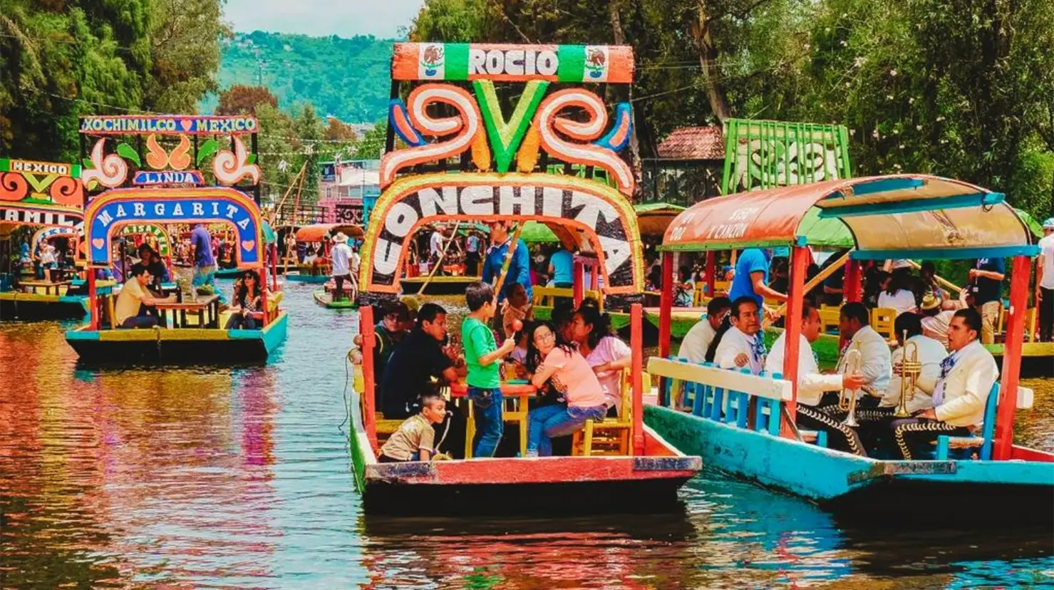 ¿Cuánto cuesta pasear en una trajinera en Xochimilco este 2025? Estos son los precios oficiales