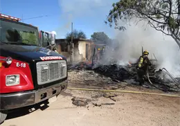 Salva a adulto mayor de casa en llamas en Ciudad Obregón