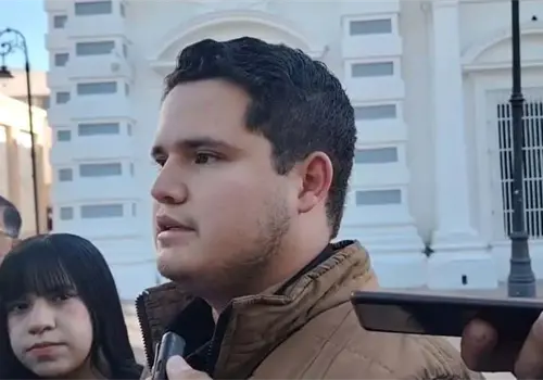 Adeus presenta iniciativa de la Ley 1 de Noviembre