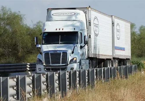 Afectan los bloqueos carreteros a la industria Afectan los bloqueos carreteros a la industria