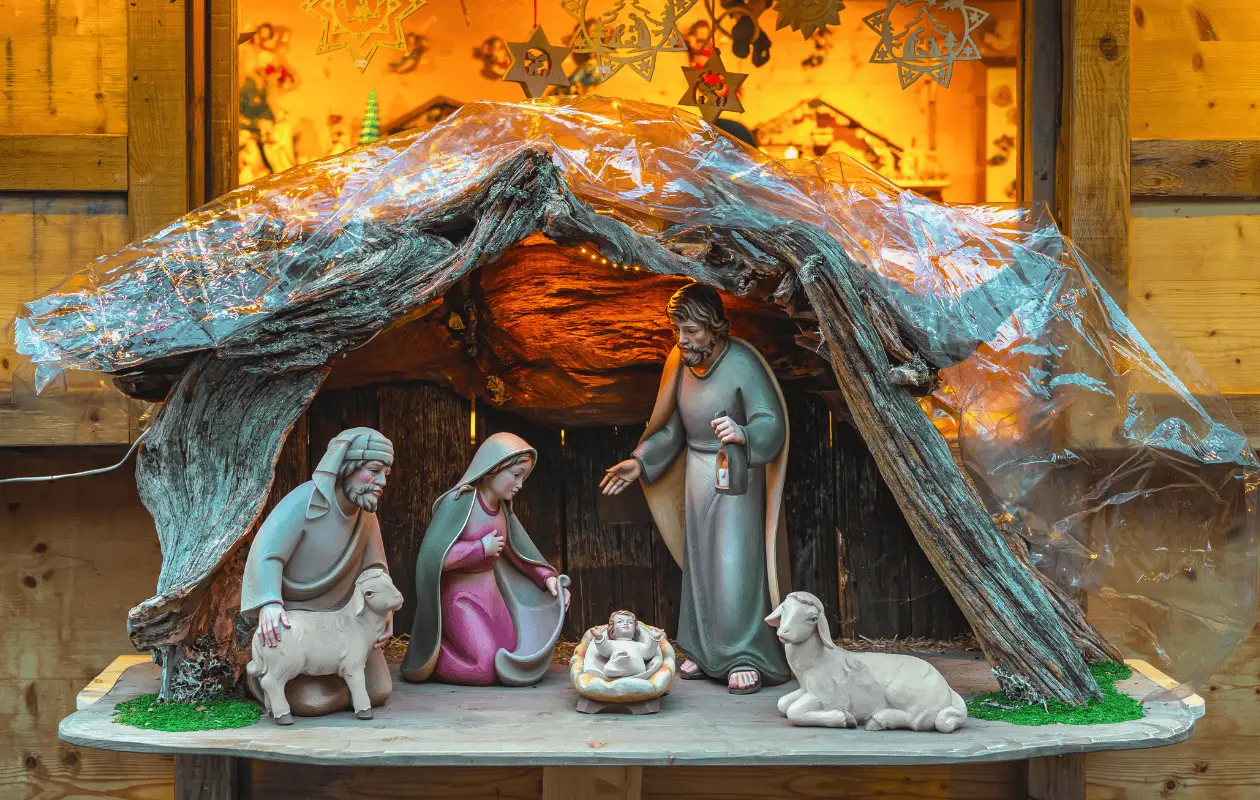 Las figuras permiten meditar sobre la llegada de Jesús.