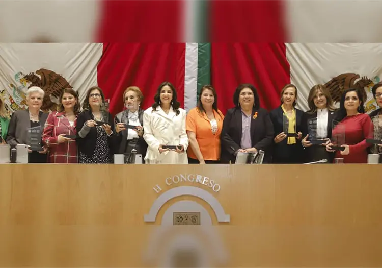 Entregan la Presea Poderío Sonorense