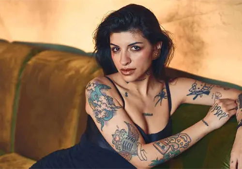 Piden firmas para lograr la "Ley Cazzu", la iniciativa que busca liberar a madres solteras de trámites abusivos Piden firmas para lograr la "Ley Cazzu", la iniciativa que busca liberar a madres solteras de trámites abusivos