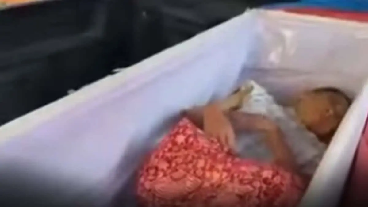 VIDEO | Señora despierta en el ataúd justo antes de ser incinerada; los hechos, en Tailandia