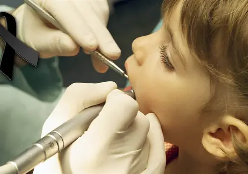 Dan a conocer autopsia de niña a quien llevaron al dentista para que le sacaran un diente de leche
