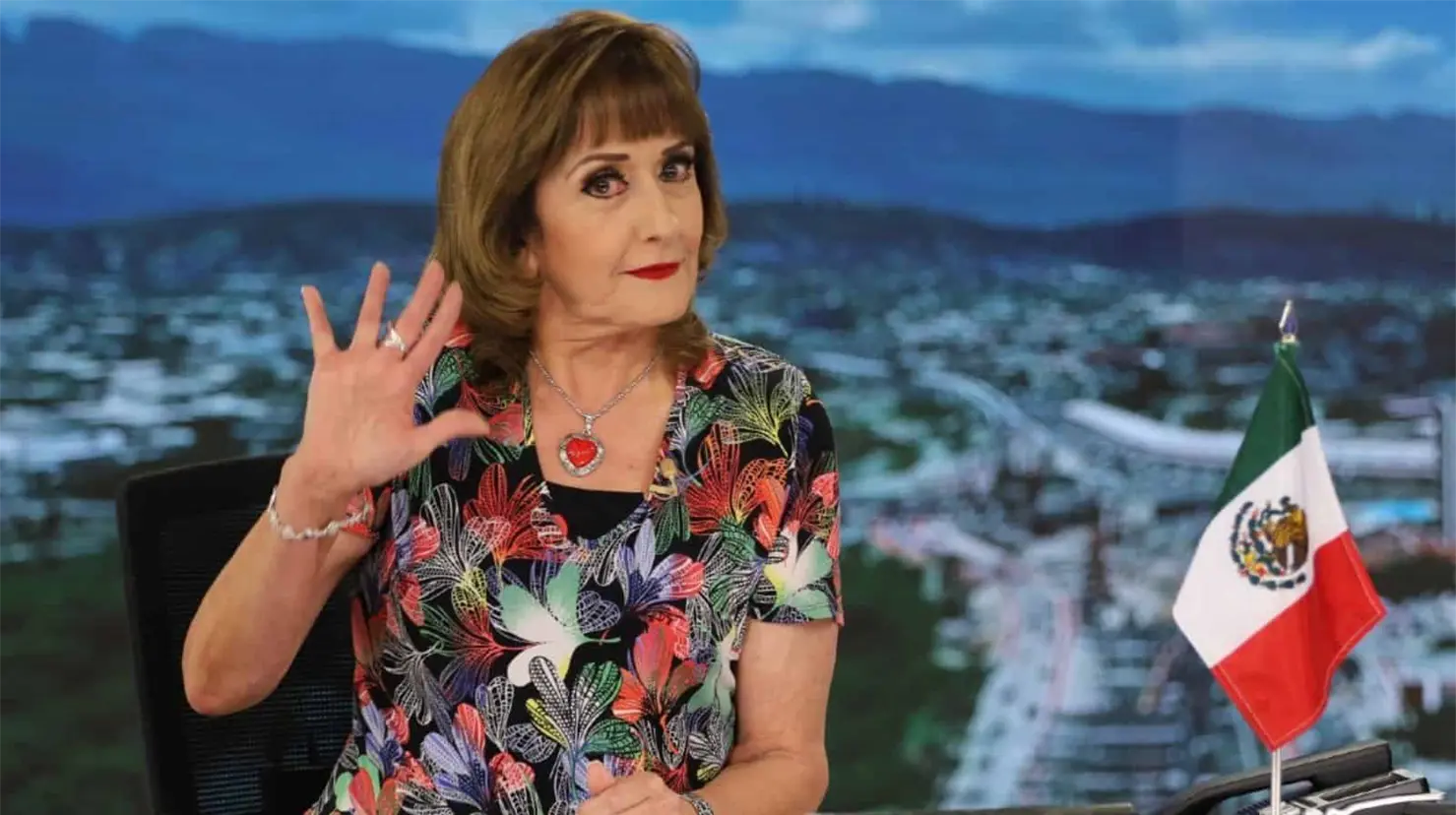 María Julia Lafuente ¿Quién es la conductora regia que se despide de Telediario Mediodía?