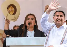 Grecia Quiroz busca registrar como marcas "Carlos Manzo" y "Movimiento Independiente del Sombrero"