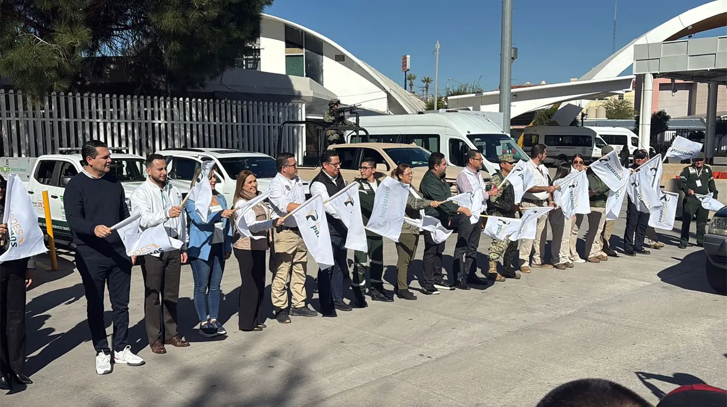 Banderazo de arranque del programa "Héroes Paisanos" a través del "Operativo Invierno 2025" en el municipio de Nogales