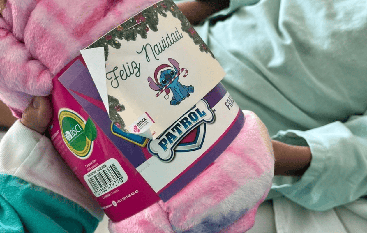 Recaudan cobijas para niños que luchan contra el cáncer