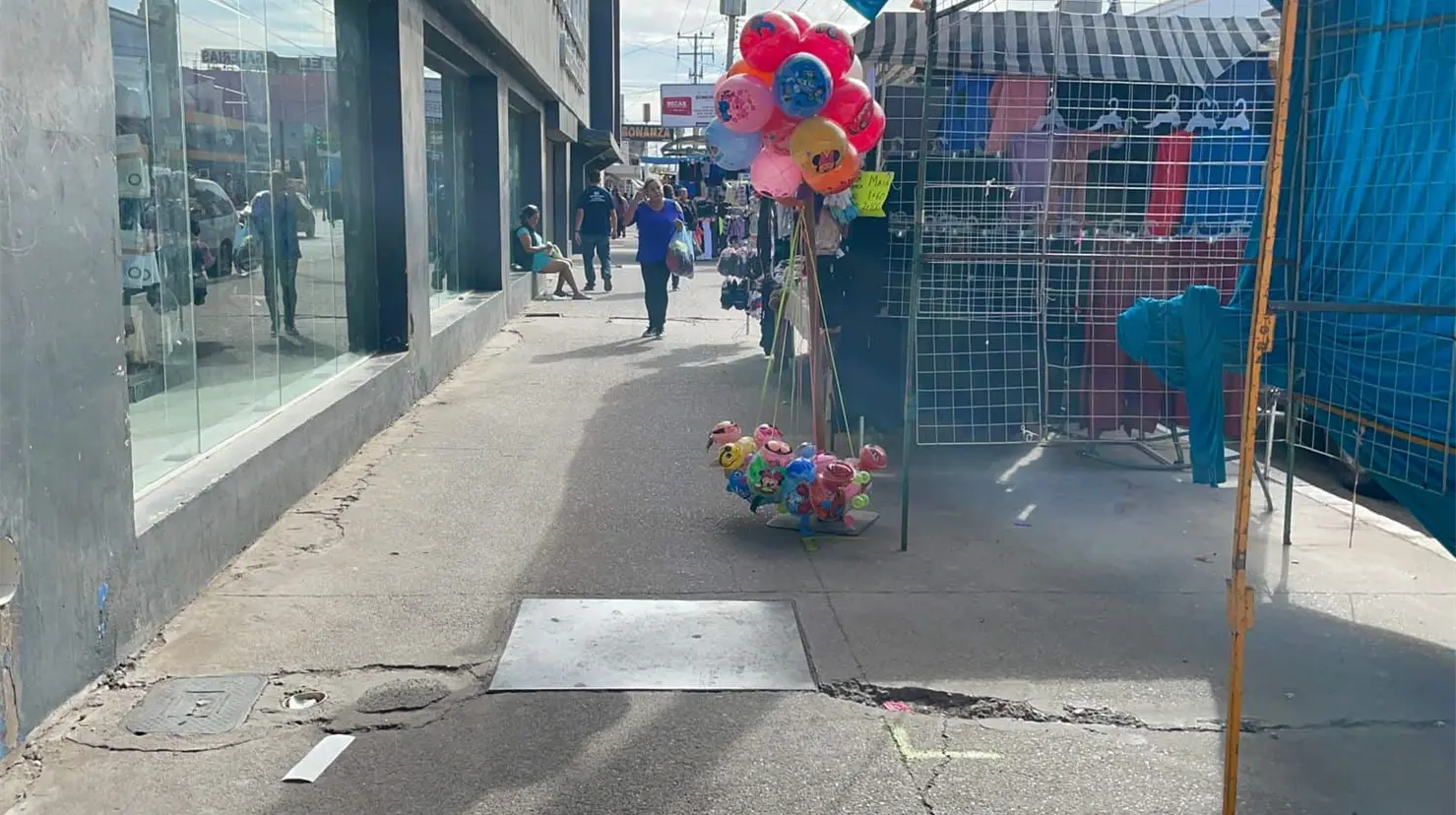 La población debe colaborar en no tirar basura en la vía pública