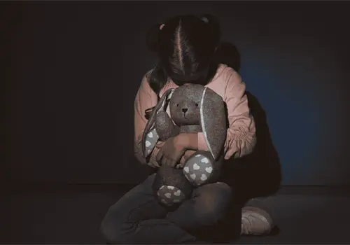 Rescatan a niña de 6 años víctima de maltrato en Azcapotzalco; detienen a la madre Rescatan a niña de 6 años víctima de maltrato en Azcapotzalco; detienen a la madre