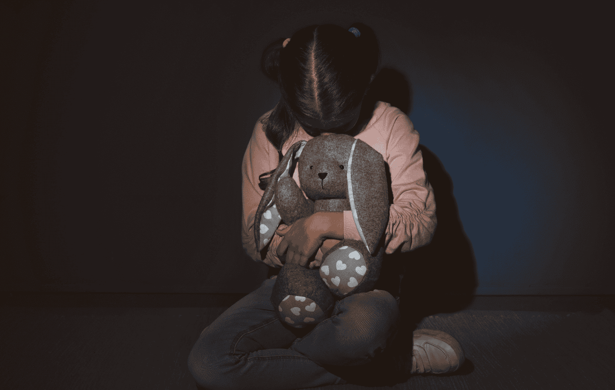 Rescatan a niña de 6 años víctima de maltrato en Azcapotzalco; detienen a la madre