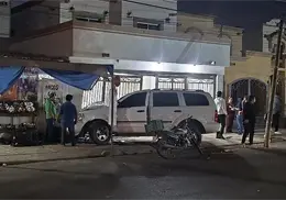 Aparatoso accidente vehicular deja solo daños materiales