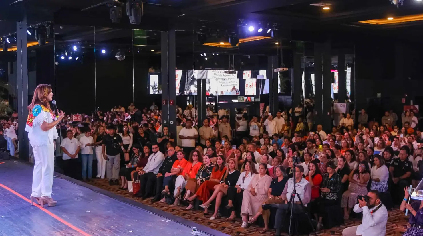 Silvia Lorena Villavicencio Ayala, secretaria ejecutiva del Sipinna, reunida con titulares del sistema de distintos Estados