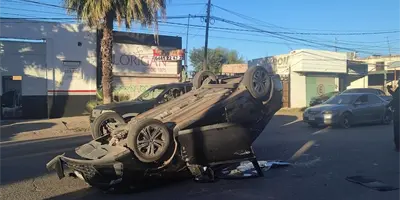 Aparatoso accidente de trafico sobre la calle 300 Aparatoso accidente de trafico sobre la calle 300