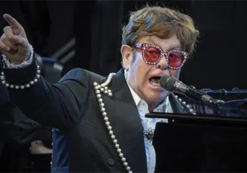 Elton John confirma estar perdiendo la visión en ambos ojos por una infección