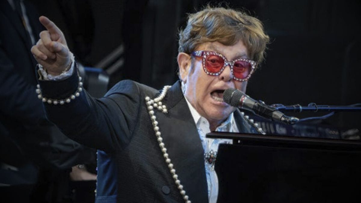Elton John confirma estar perdiendo la visión en ambos ojos por una infección
