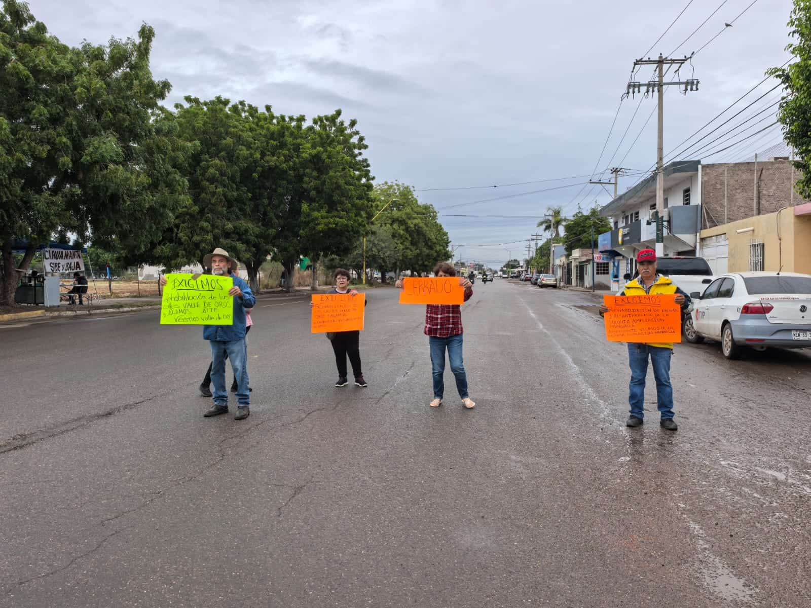 Vecinos de la colonia Ampliación Miravalle se manifiestan por segundo día consecutivo