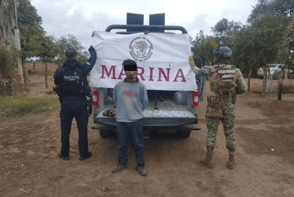 Cae tipo con droga durante operativo en Etchojoa