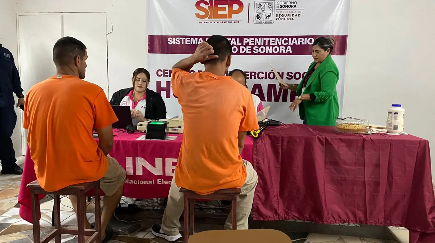 Tramitan credencial del INE en Cereso de Huatabampo