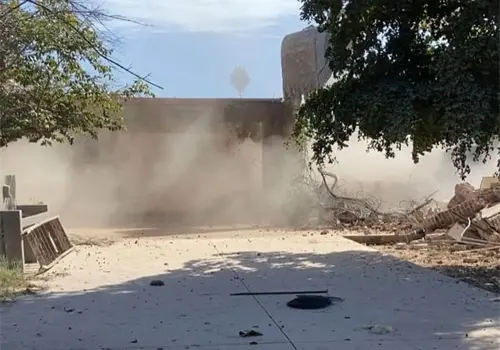 Recuerdos caen junto a paredes de la escuela Fausto Topete Recuerdos caen junto a paredes de la escuela Fausto Topete