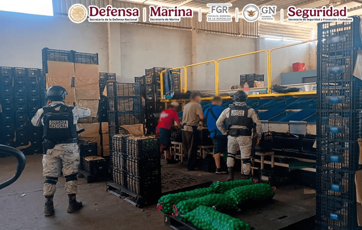 Detienen a 10 personas en Michoacán con armas y droga durante operativo