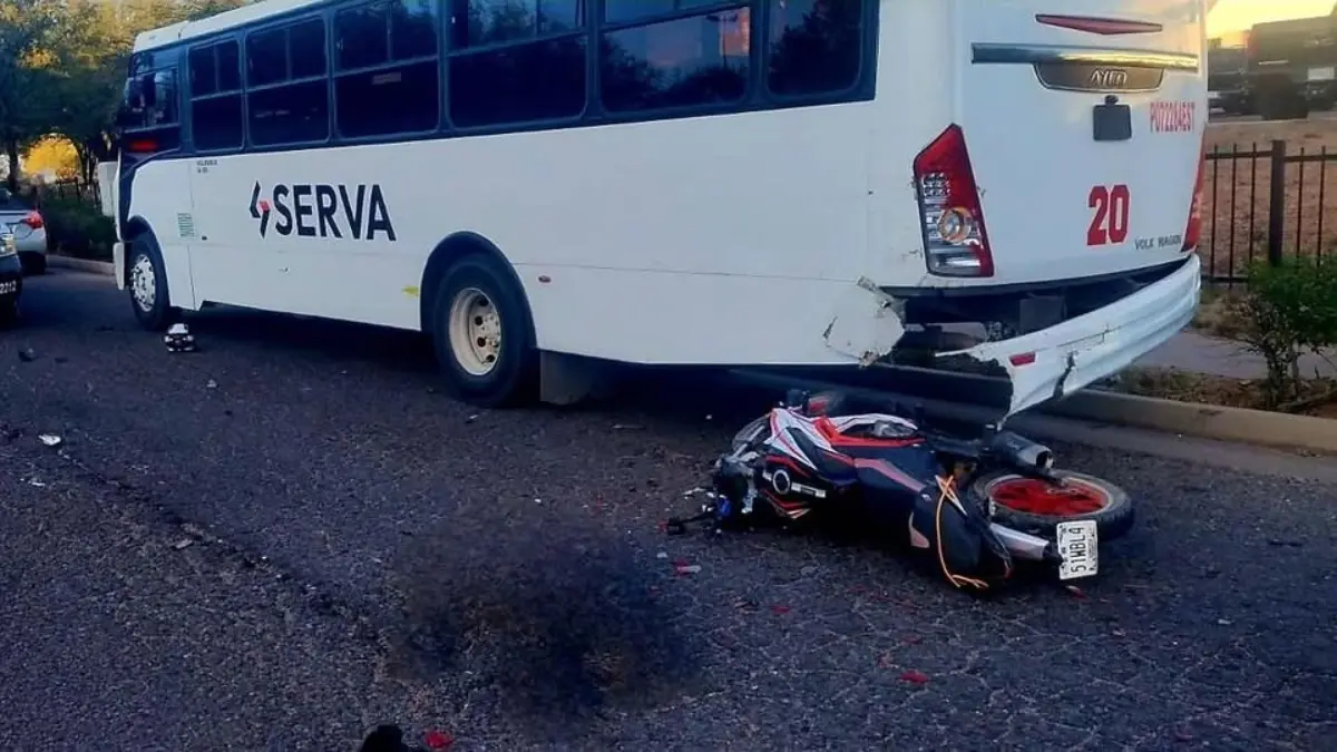 Muere motociclista tras chocar contra un camión de personal en Nuevo Nogales