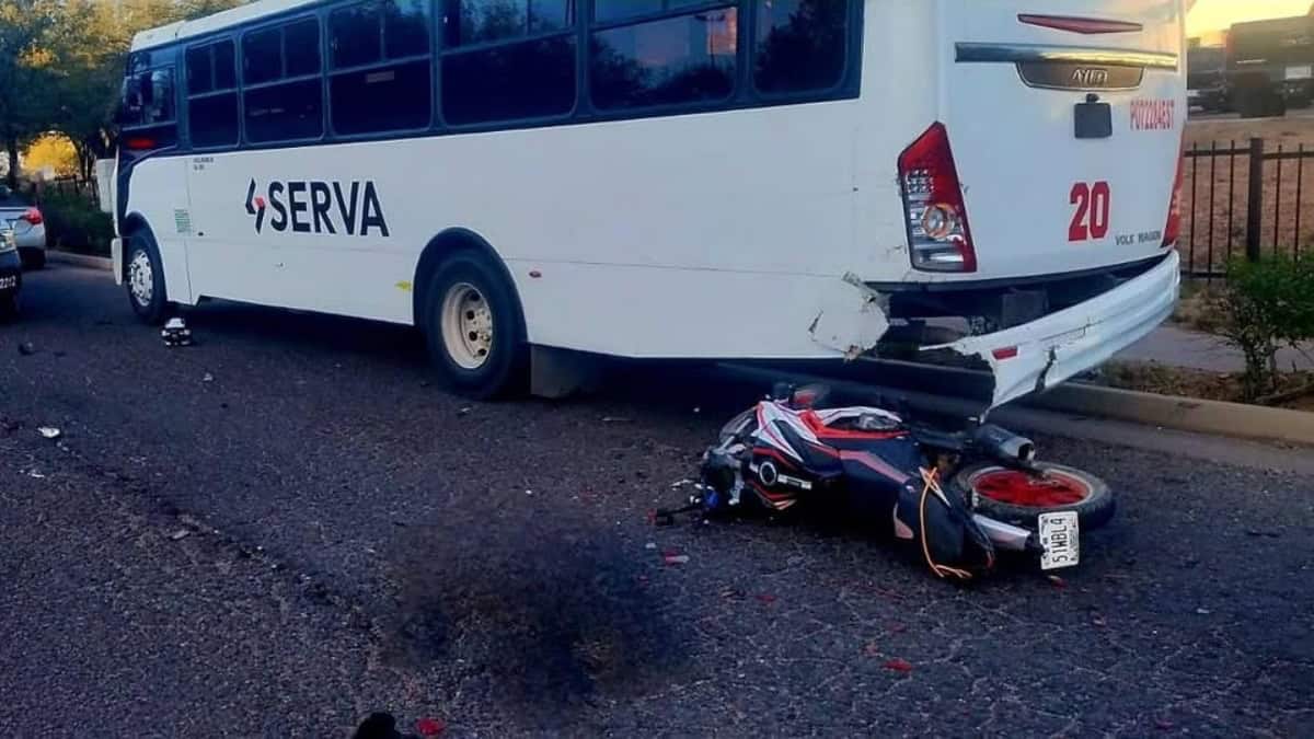 Muere motociclista tras chocar contra un camión de personal en Nuevo Nogales