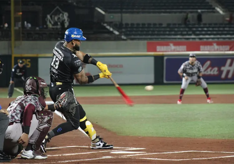 Yaquis cae en el primero de la serie ante Tomateros 5-3