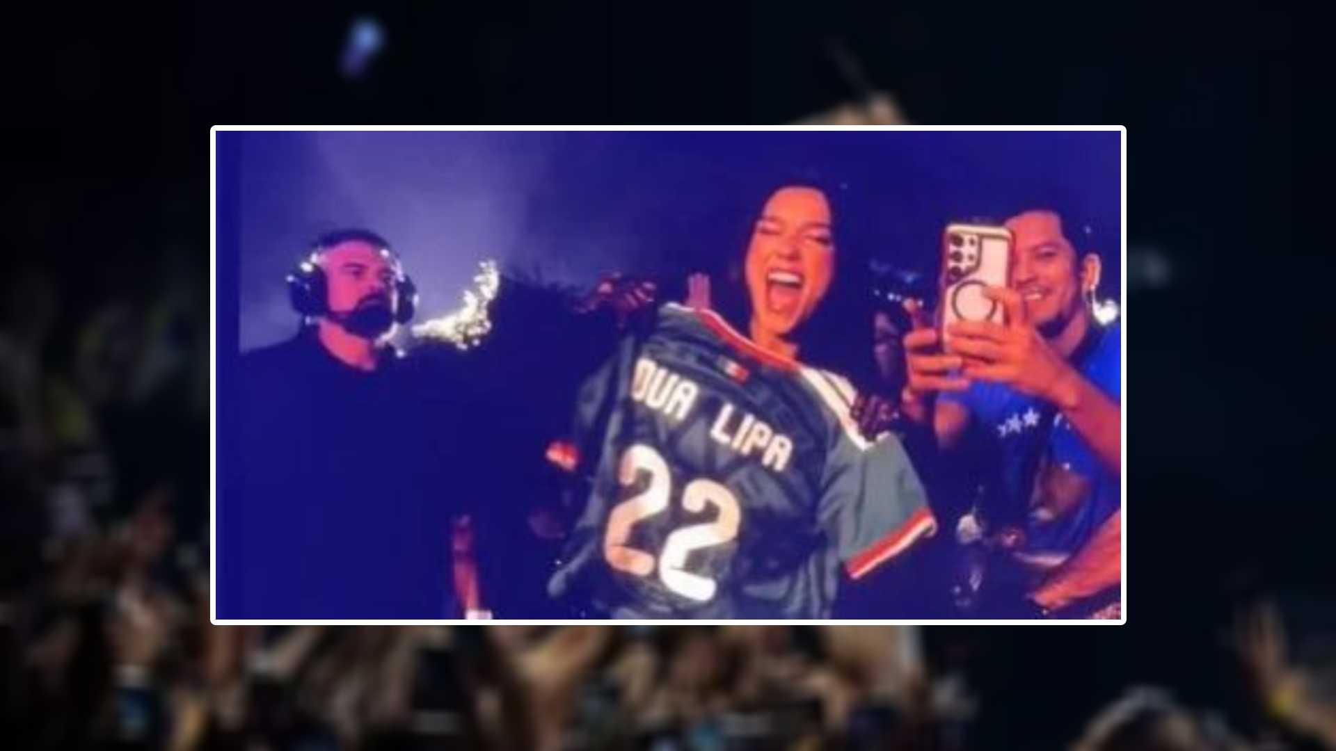 Dua Lipa se despidió de México con un guiño futbolero: presume jersey del Tri en su último concierto