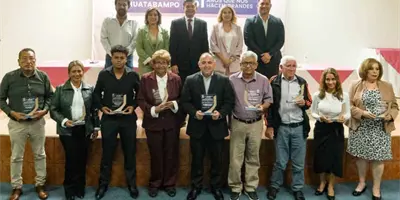 Entregan el Galardón "Huatabampense Distinguido" Entregan el Galardón "Huatabampense Distinguido"