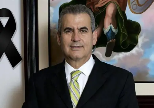 Político muere a los 64 años,  su familia confirma el fallecimiento tras semanas de lucha médica