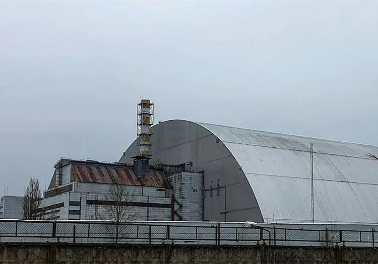 Alerta Chernóbil: el sarcófago queda vulnerable tras ataque de dron y podría filtrar radiación