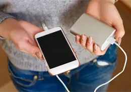 De esta manera podrás cargar tu celular si se queda sin batería y no hay luz De esta manera podrás cargar tu celular si se queda sin batería y no hay luz