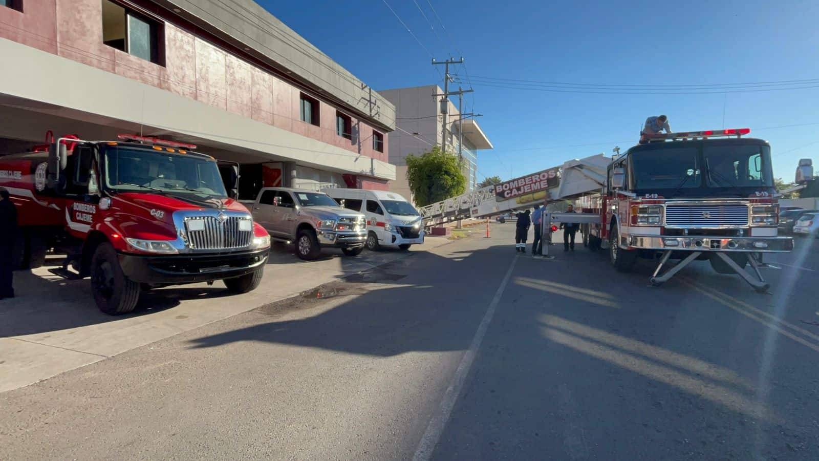 Renuevan unidades y equipo de Bomberos