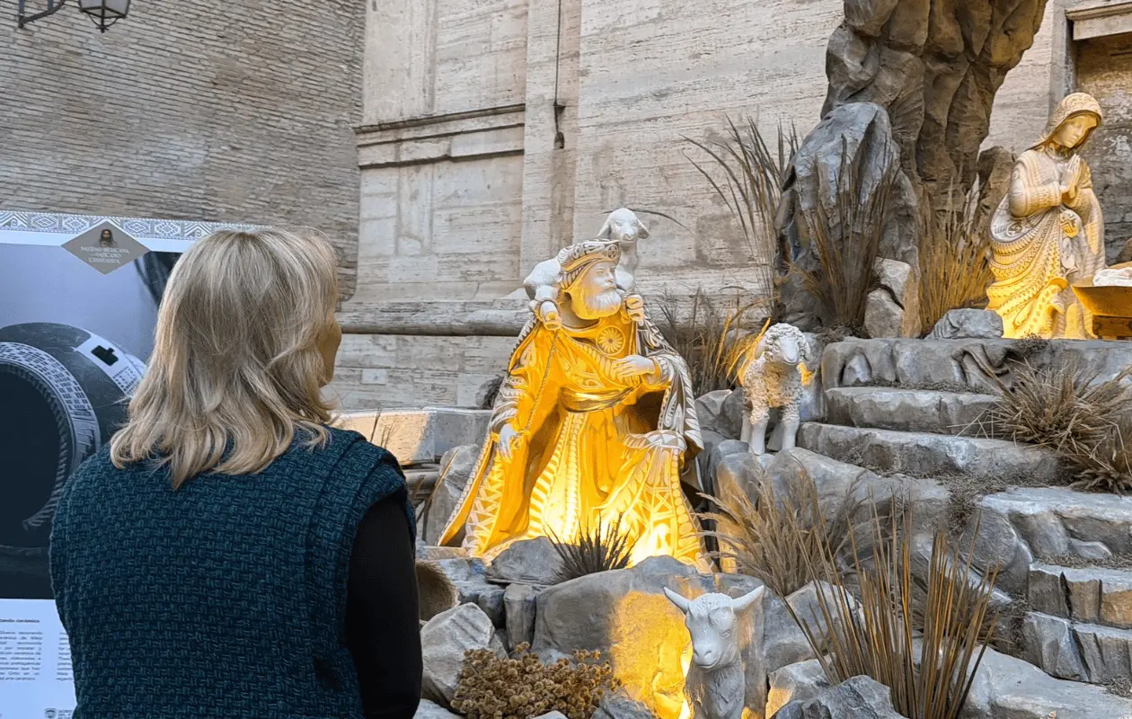 La gobernadora de Chihuahua se encontró este miércoles con el Papa León XIV en su audiencia pública.